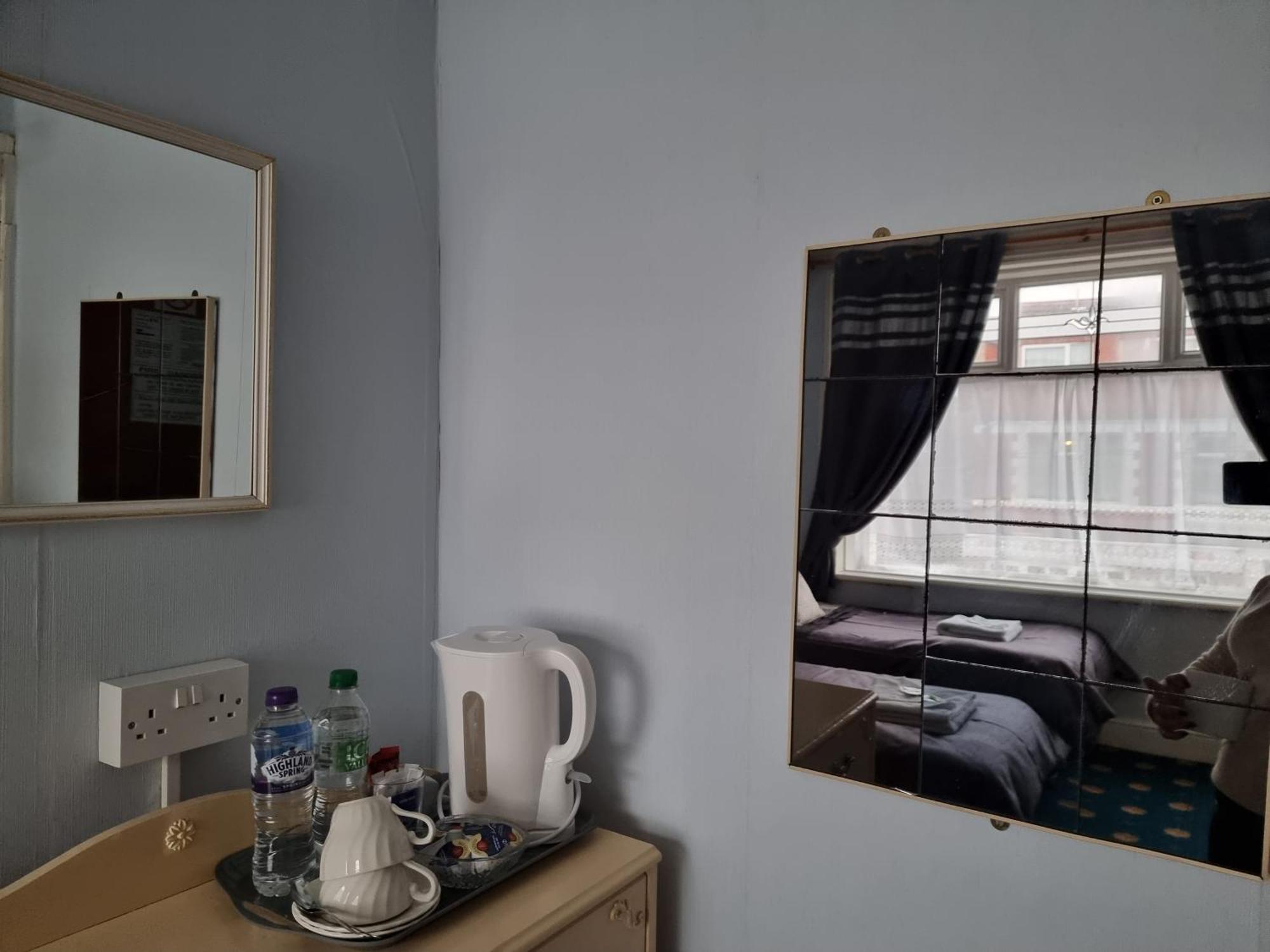 The Glen Stuart Hotel Блекпул Стая снимка